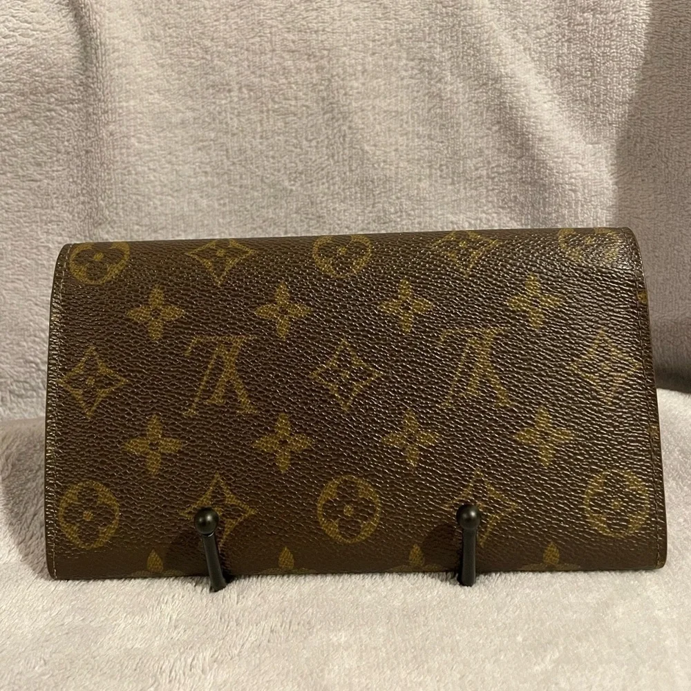 Louis Vuitton Vintage Monogram Sarah Wallet